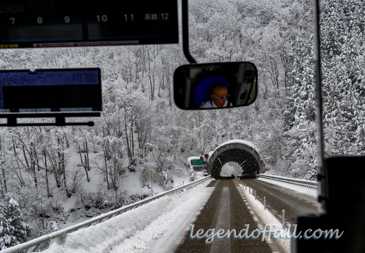 高山去往白川乡的大巴途中